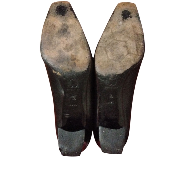 Vintage St. John Black Leather Pumps Pointed Square Toe Gold Cap Heels Sz 6.5 - Picture 8 of 11